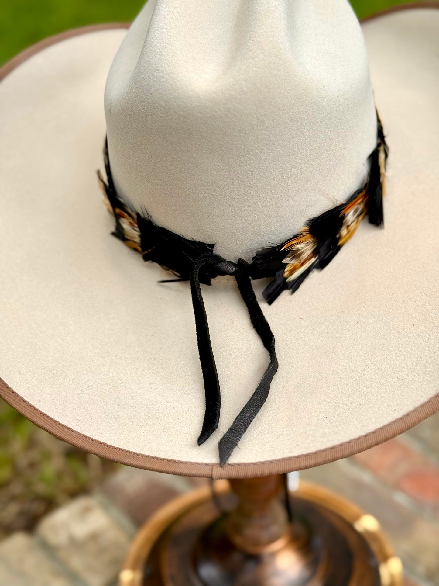 Feather Hatband (Black & Tan)