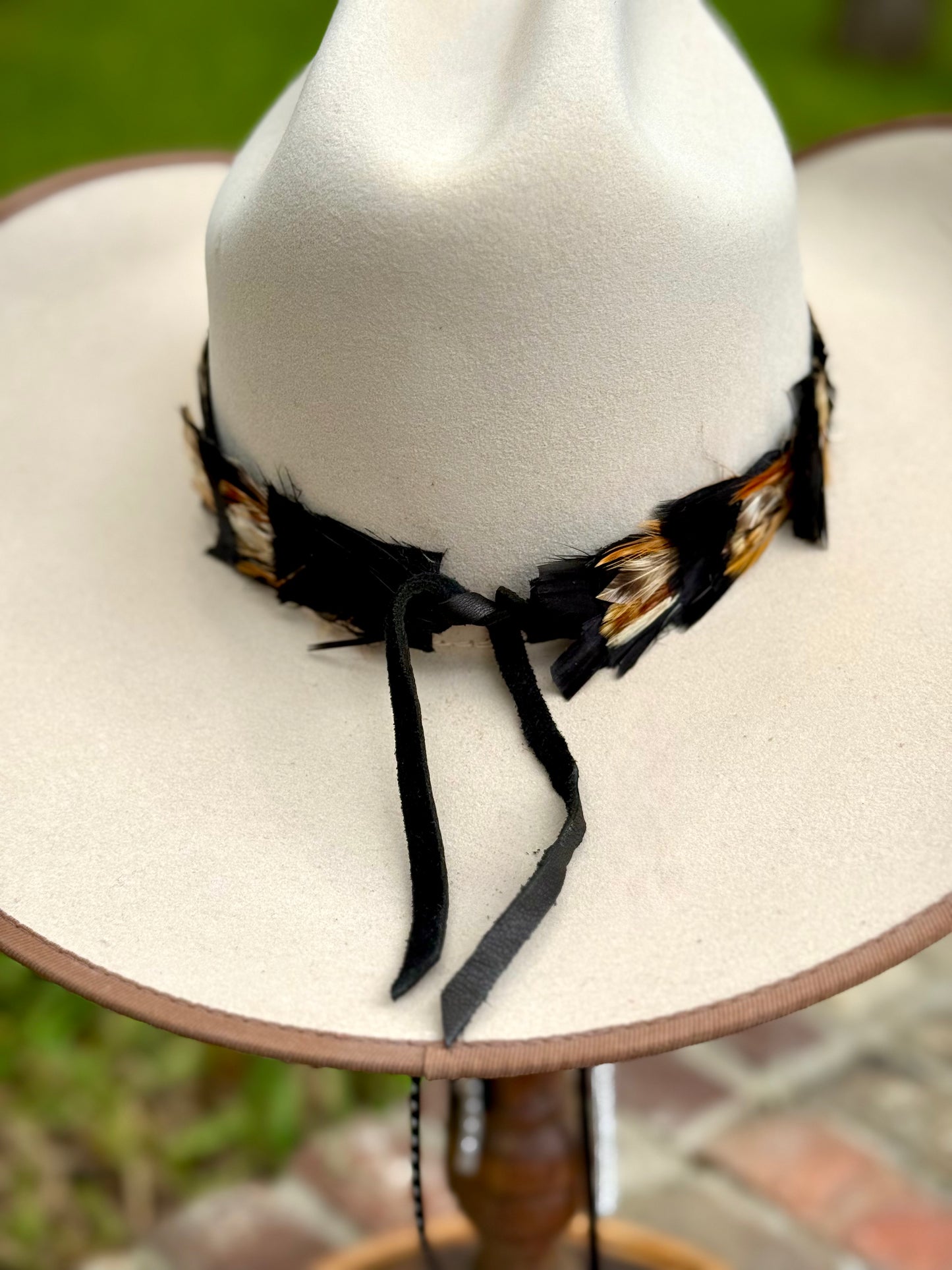 Feather Hatband (Black & Tan)