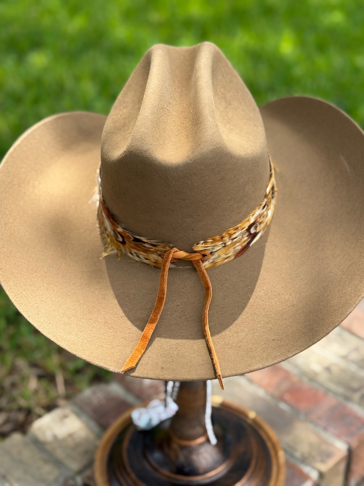 Pheasant Feather Hatband with Front Feather Fan (Light Brown)