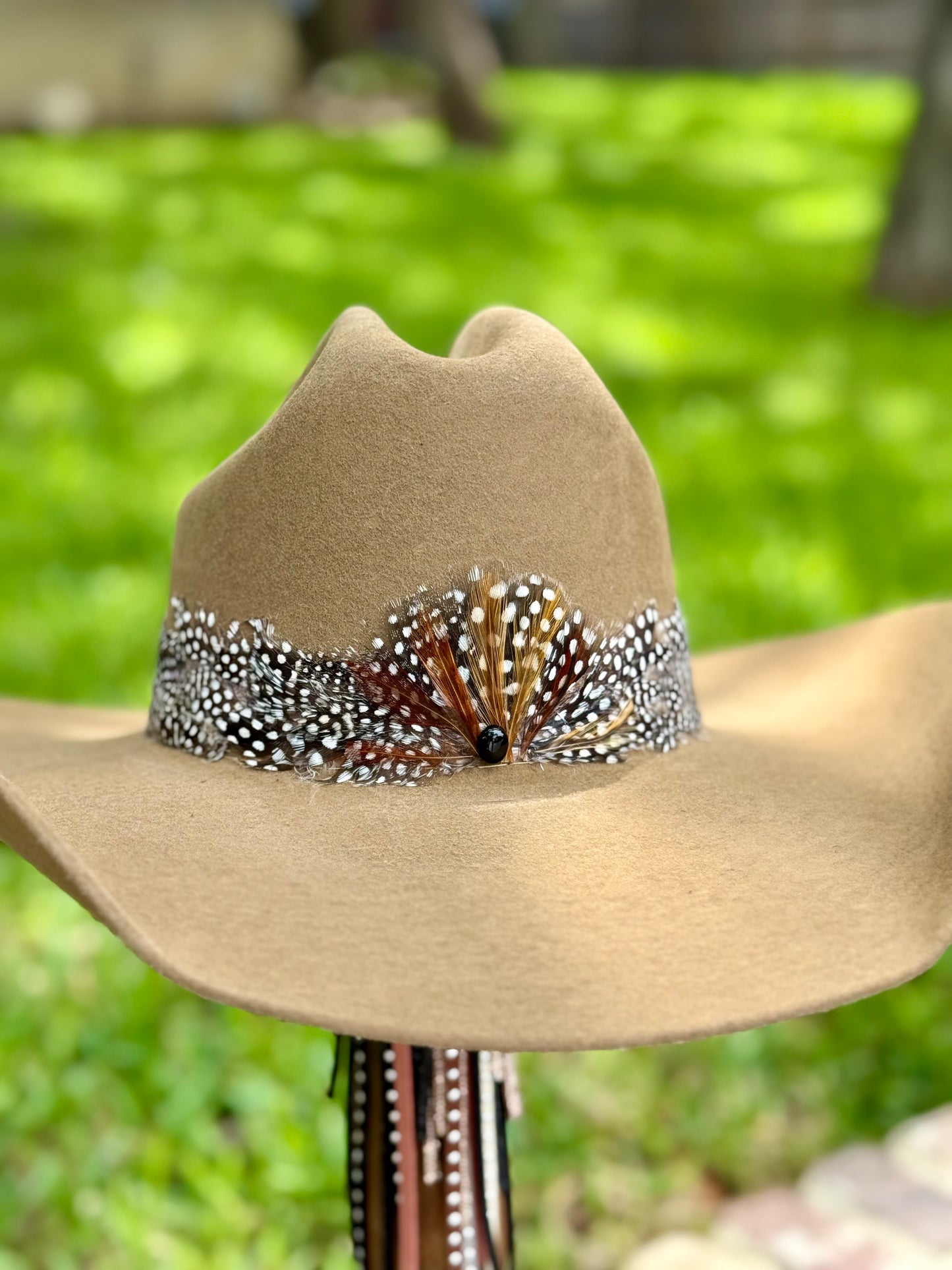 Black & White Feather Hatband with Front Fan