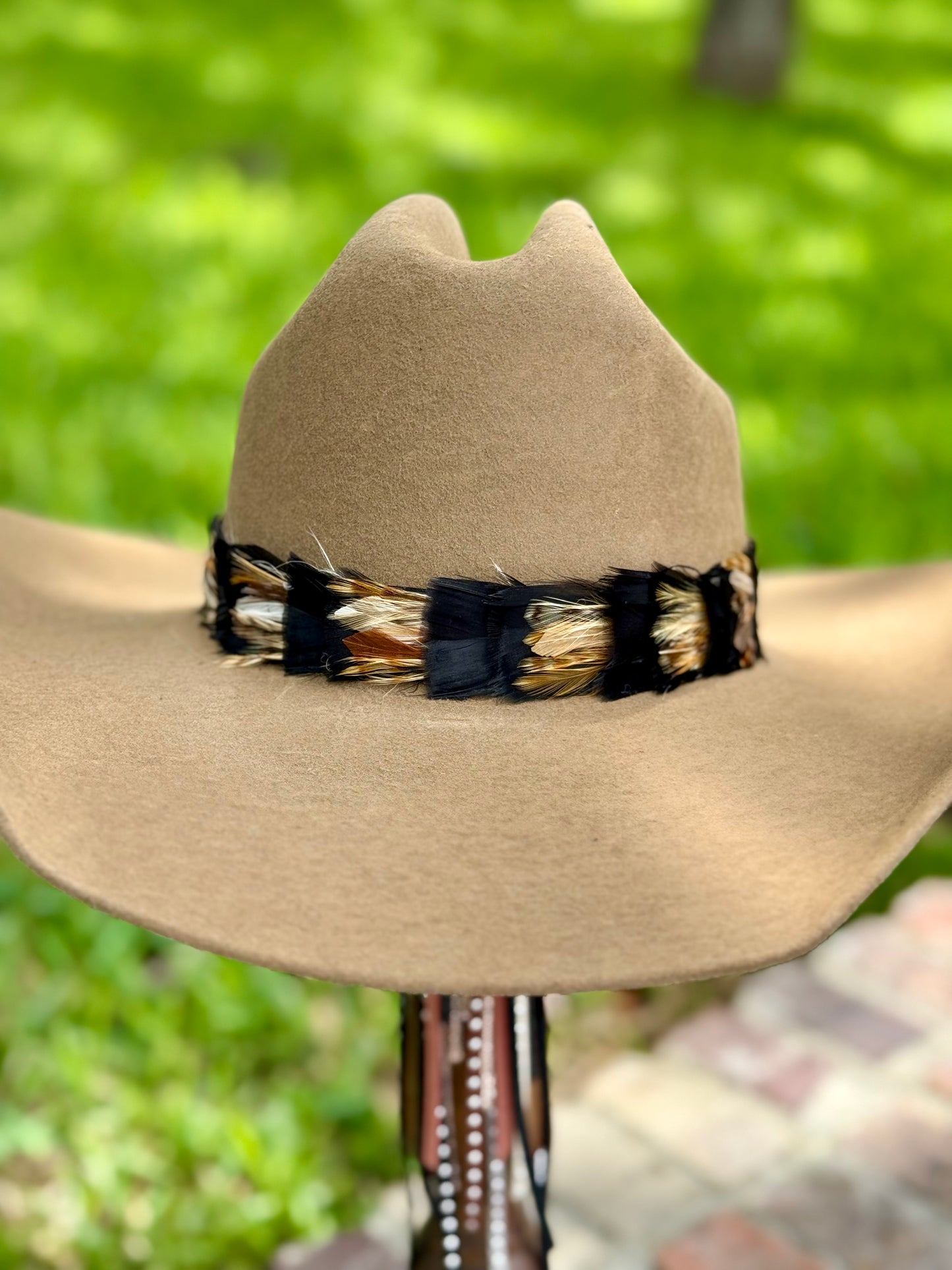 Feather Hatband (Black & Tan)