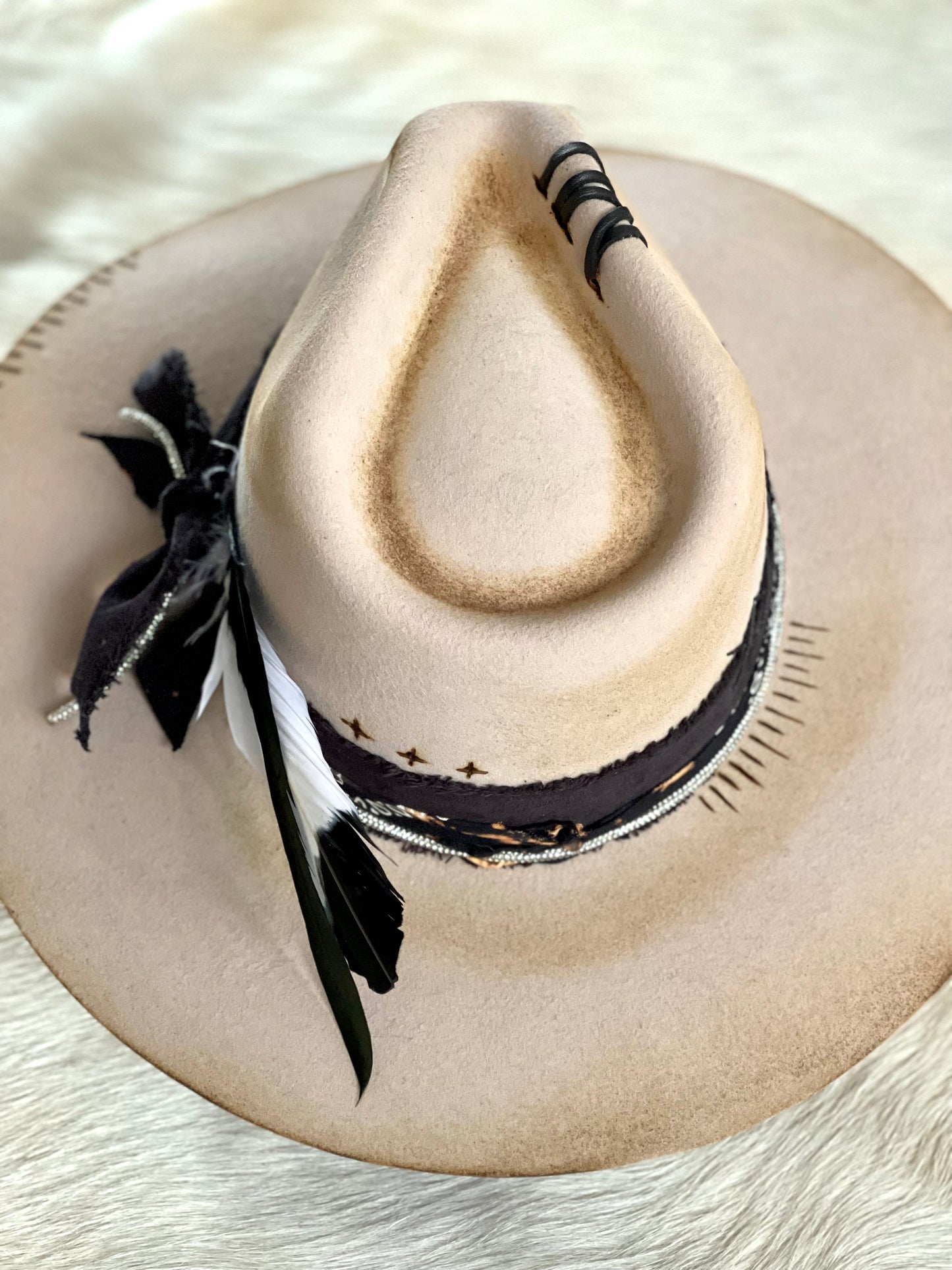 Customized Western Fashion Hat - The Black-N-Tan
