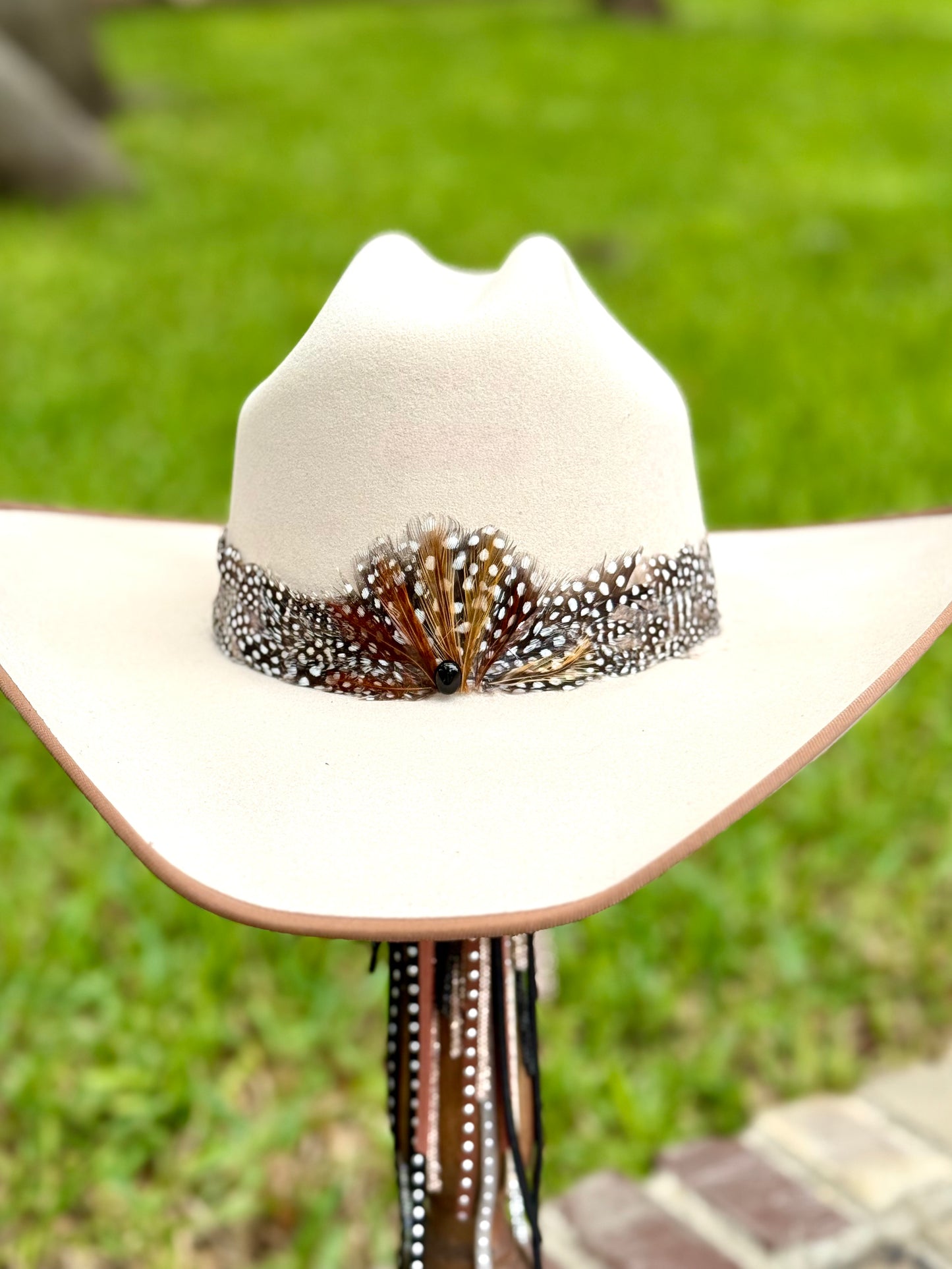 Black & White Feather Hatband with Front Fan