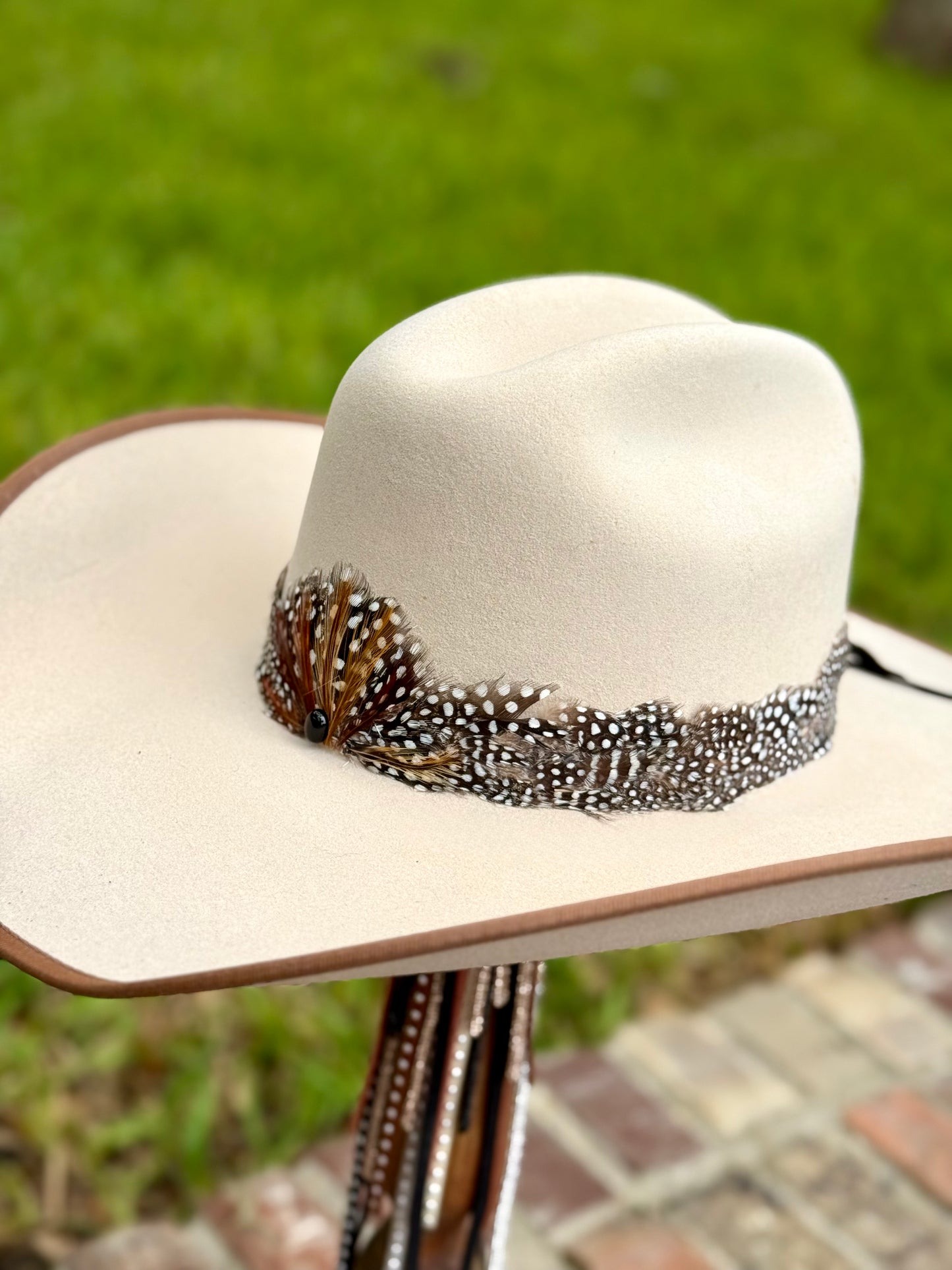 Black & White Feather Hatband with Front Fan