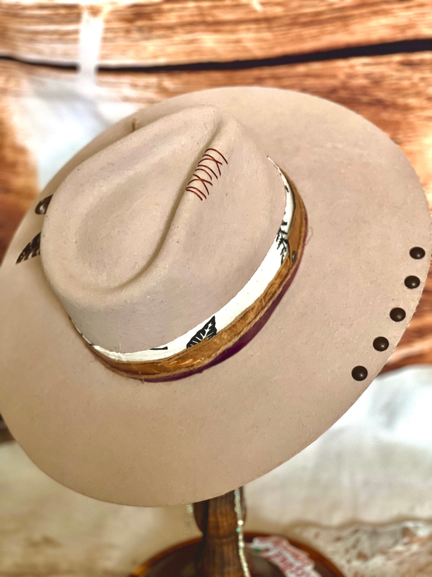 Customized Western Fashion Hat - The County Line II