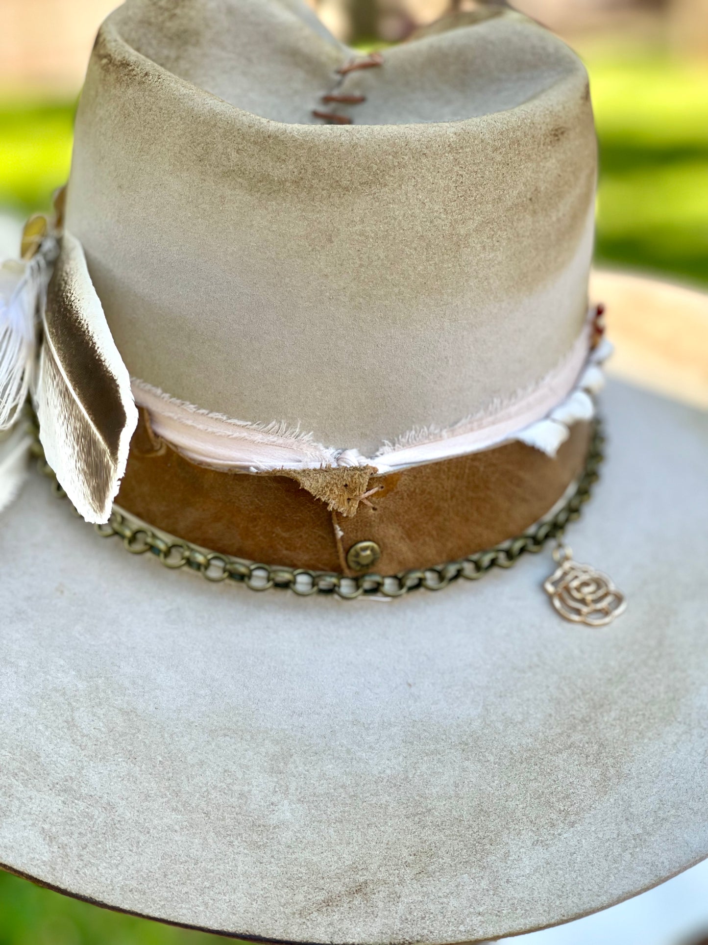 *VINTAGE* Cowboy Hat - The Desert Flower